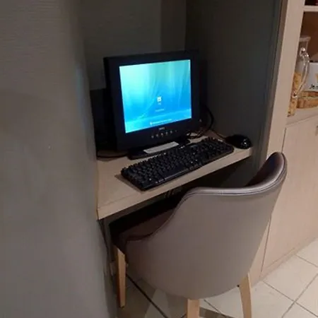 Opera 3* פריז